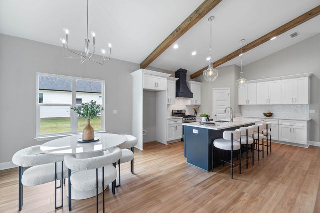 7900 Tippin Avenue, Pensacola, FL 32514