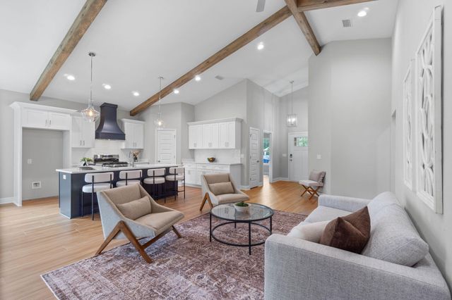 7900 Tippin Avenue, Pensacola, FL 32514