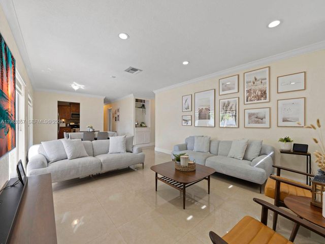 8530 NW 179th St, Hialeah, FL 33015