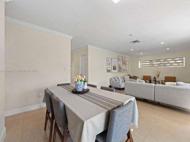 8530 NW 179th St, Hialeah, FL 33015