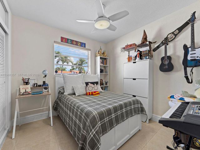 8530 NW 179th St, Hialeah, FL 33015