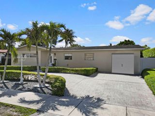8530 NW 179th St, Hialeah, FL 33015