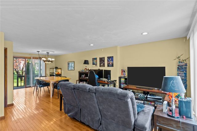 69 Kristee Circle, West Warwick, RI 02893