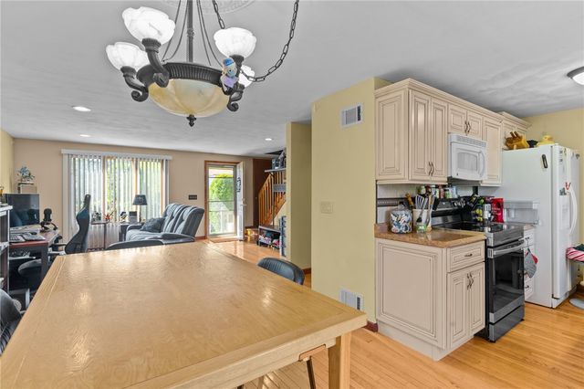 69 Kristee Circle, West Warwick, RI 02893