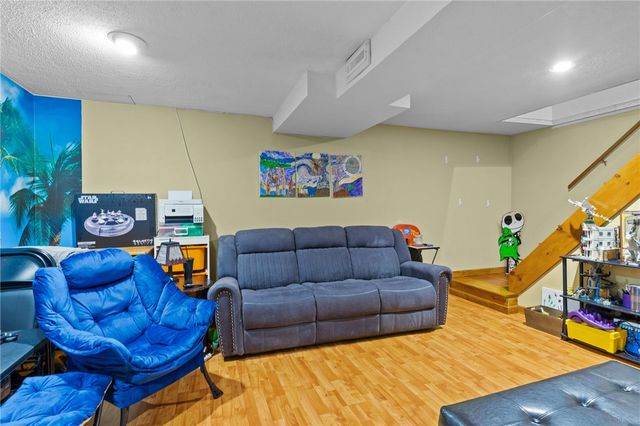 69 Kristee Circle, West Warwick, RI 02893