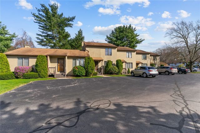 69 Kristee Circle, West Warwick, RI 02893