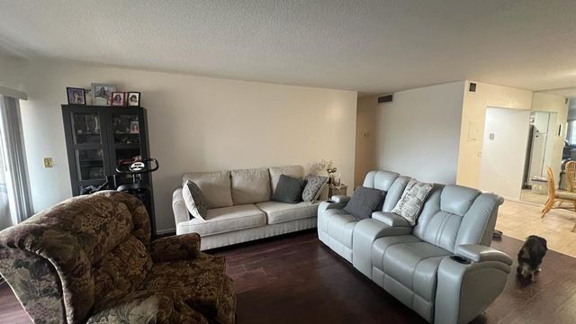 4000 N Hills Drive 30, Hollywood, FL 33021