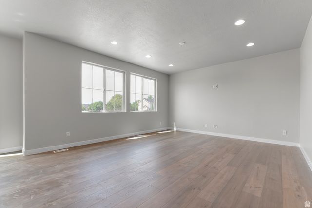1283 W 2375 S, Syracuse, UT 84075