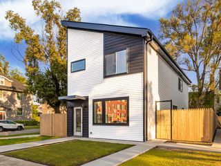 5901 W Erie Street, Chicago, IL 60644