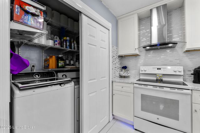 8205 Candelabrum Pl, Louisville, KY 40214