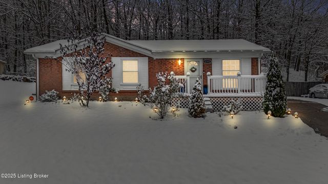 8205 Candelabrum Pl, Louisville, KY 40214