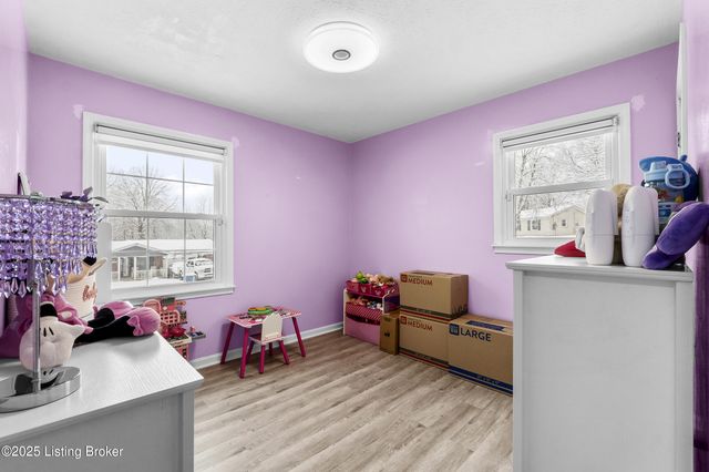 8205 Candelabrum Pl, Louisville, KY 40214