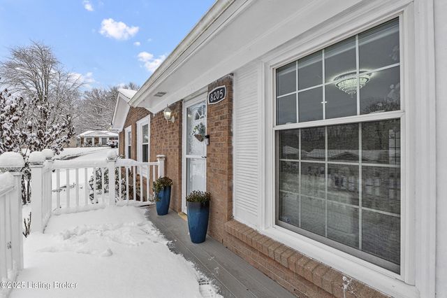 8205 Candelabrum Pl, Louisville, KY 40214