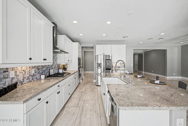 1352 E GEMINI Place, Chandler, AZ 85249