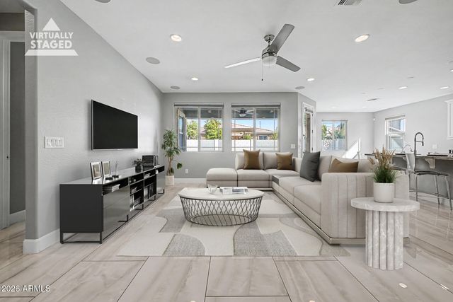 1352 E GEMINI Place, Chandler, AZ 85249