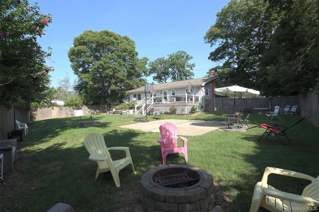 12 Acorn Street, Ronkonkoma, NY 11779