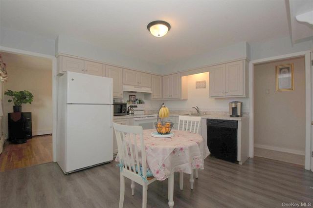 12 Acorn Street, Ronkonkoma, NY 11779