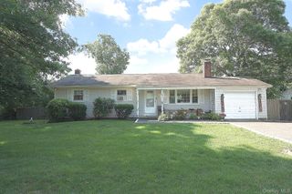 12 Acorn Street, Ronkonkoma, NY 11779