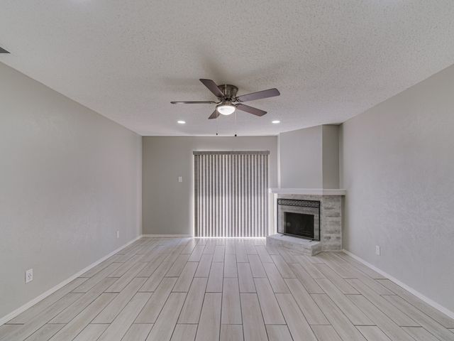2714 Meadow Bluff Lane, Dallas, TX 75237