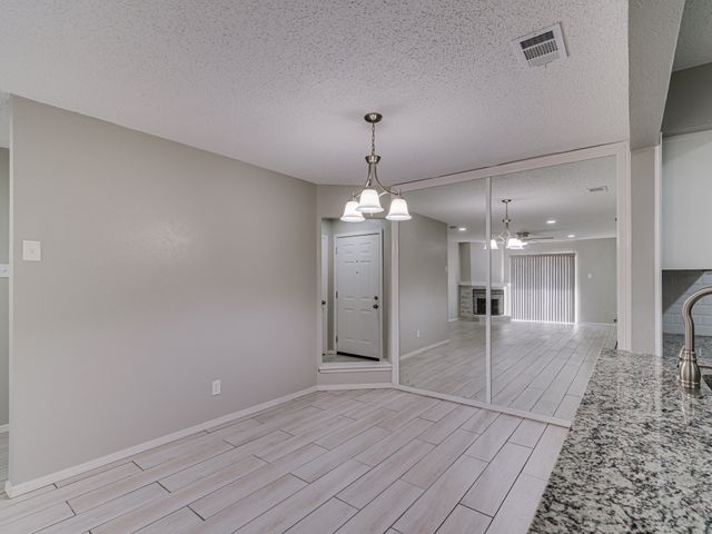 2714 Meadow Bluff Lane, Dallas, TX 75237