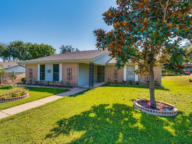 2714 Meadow Bluff Lane, Dallas, TX 75237