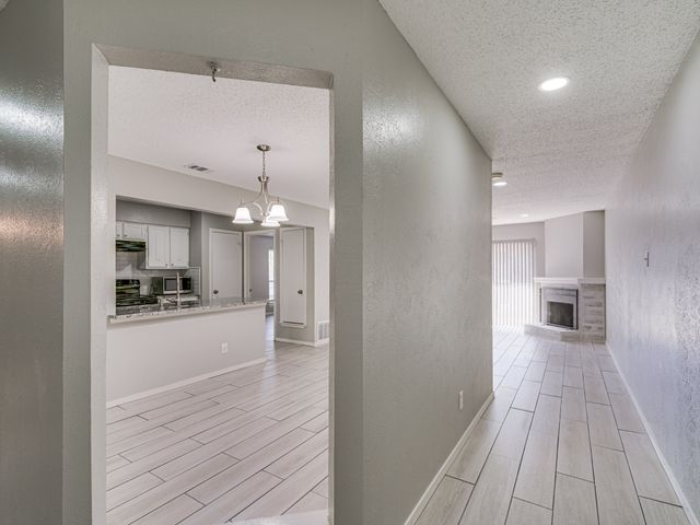 2714 Meadow Bluff Lane, Dallas, TX 75237