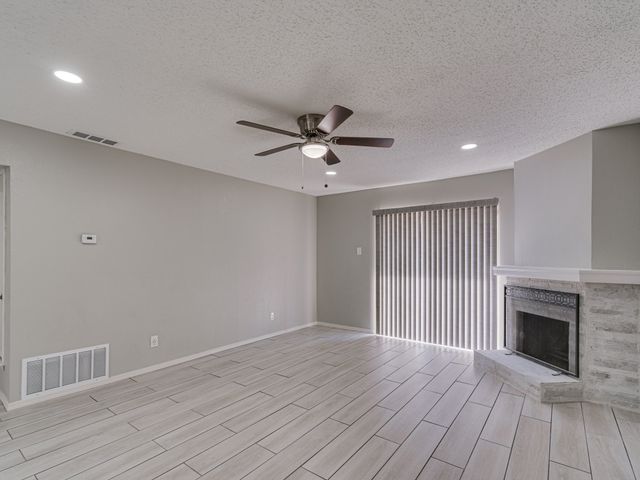 2714 Meadow Bluff Lane, Dallas, TX 75237