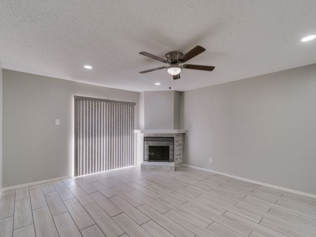 2714 Meadow Bluff Lane, Dallas, TX 75237