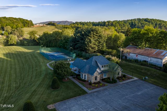 105 Strawberry Field Drive, Johnson City, TN 37604