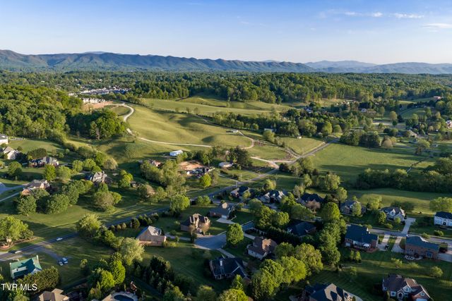 105 Strawberry Field Drive, Johnson City, TN 37604