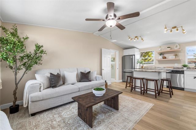 3904 W CRAWFORD STREET, Tampa, FL 33614