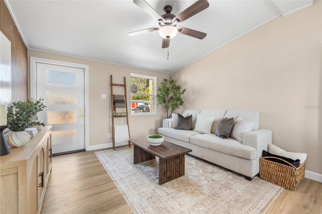 3904 W CRAWFORD STREET, Tampa, FL 33614