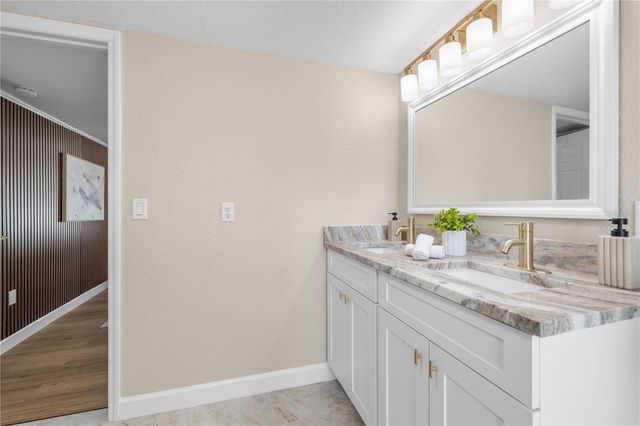 3904 W CRAWFORD STREET, Tampa, FL 33614