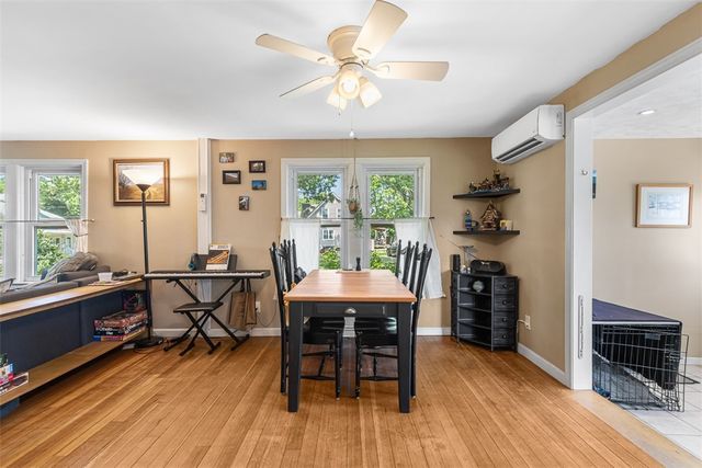 10 Wannisett Avenue, East Providence, RI 02915