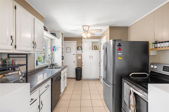 10 Wannisett Avenue, East Providence, RI 02915