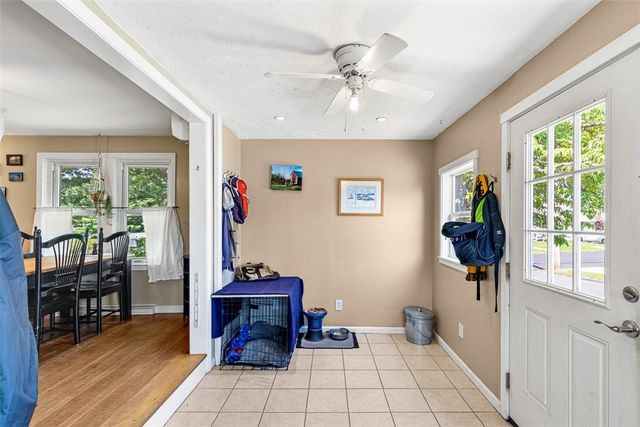 10 Wannisett Avenue, East Providence, RI 02915