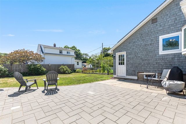 10 Wannisett Avenue, East Providence, RI 02915