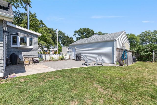 10 Wannisett Avenue, East Providence, RI 02915