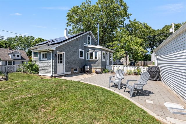 10 Wannisett Avenue, East Providence, RI 02915