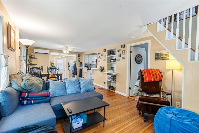 10 Wannisett Avenue, East Providence, RI 02915