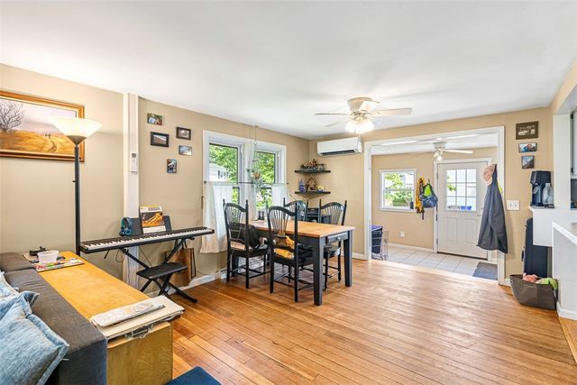 10 Wannisett Avenue, East Providence, RI 02915