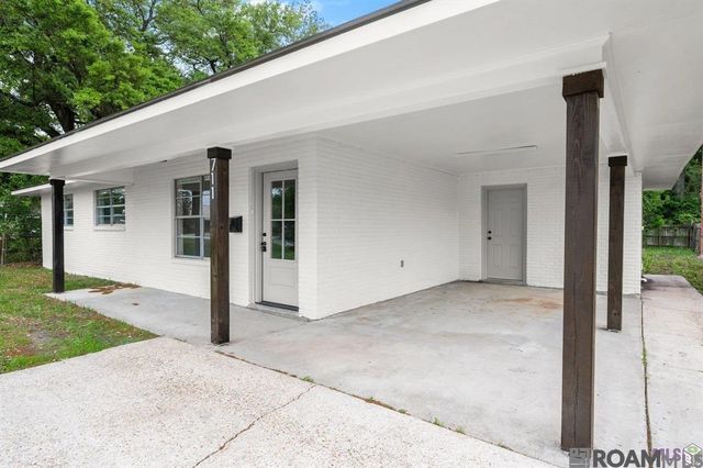 711 Court St, Port Allen, LA 70767