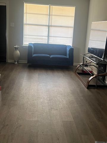 711 Court St, Port Allen, LA 70767