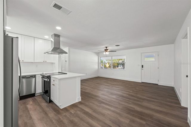 5224 52ND AVENUE N, St Petersburg, FL 33709