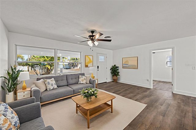 5224 52ND AVENUE N, St Petersburg, FL 33709