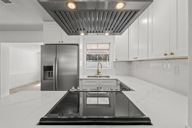 5224 52ND AVENUE N, St Petersburg, FL 33709