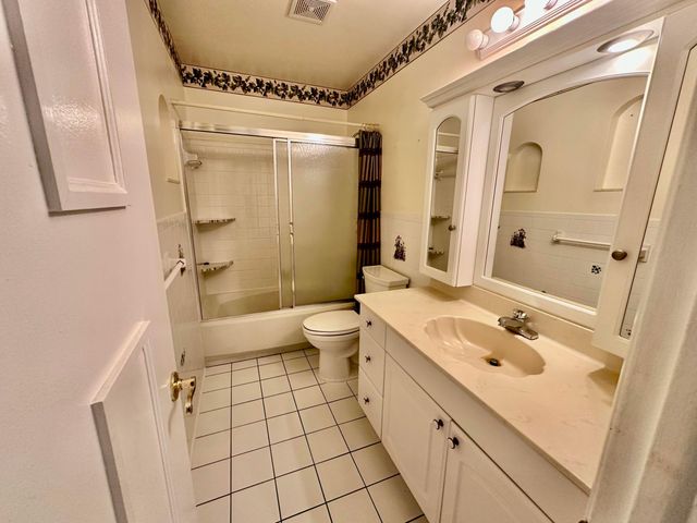 305 Lakeside Court, Sunrise, FL 33326