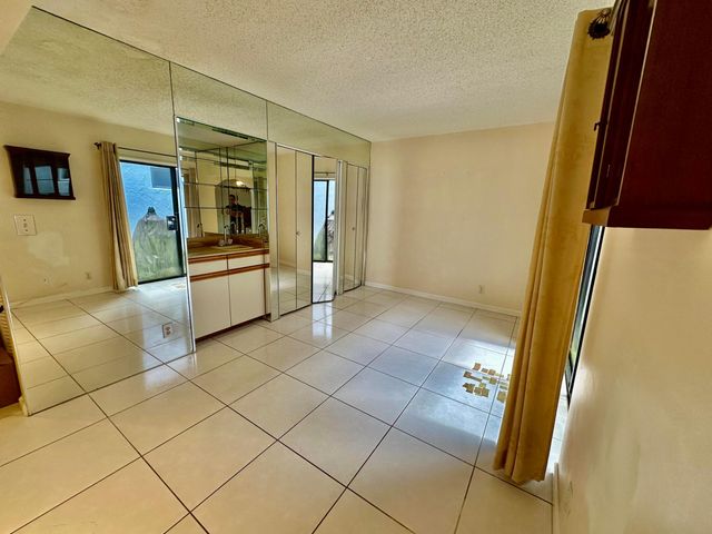 305 Lakeside Court, Sunrise, FL 33326