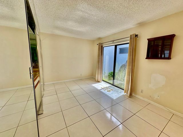305 Lakeside Court, Sunrise, FL 33326