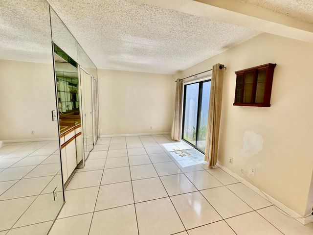 305 Lakeside Court, Sunrise, FL 33326